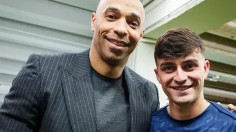 加拿大助教：阿方索遭撞击后不适，医生正在诊断伤情